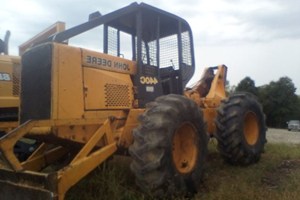 John Deere 440C  Skidder